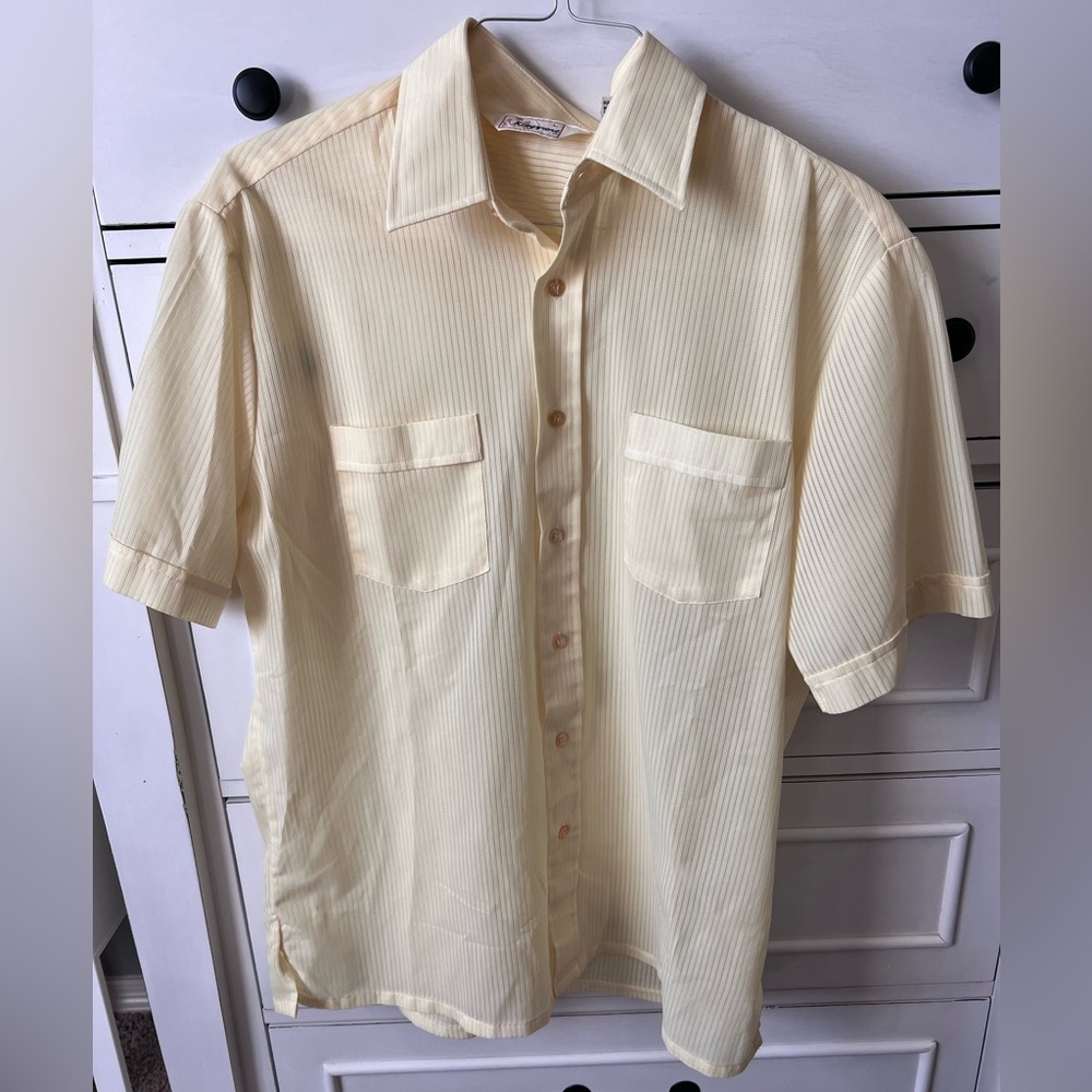 Large- Kingsport Yellow Short Sleeve Button-up
